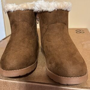 No Brand Kids fur boots NWOT